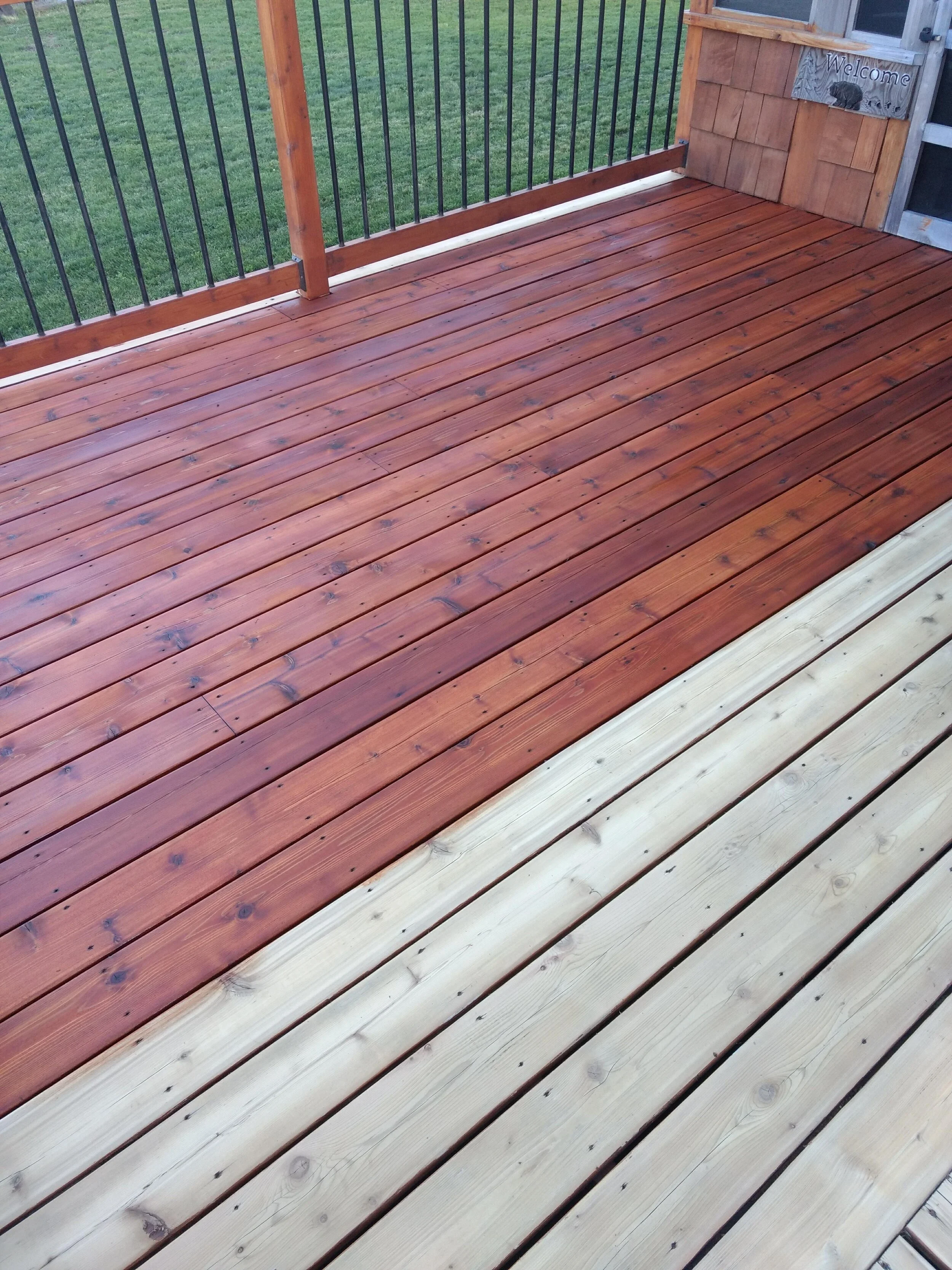 Professional deck staining result Woodstock IL