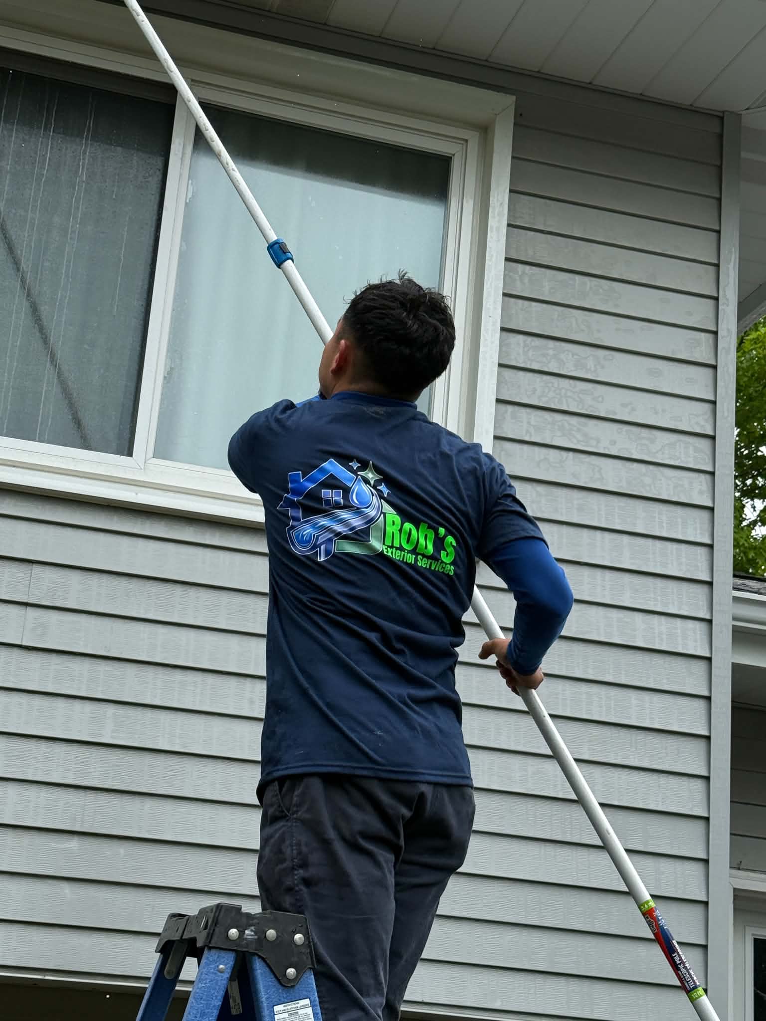 Rob's Exterior Services window cleaning residential Woodstock IL