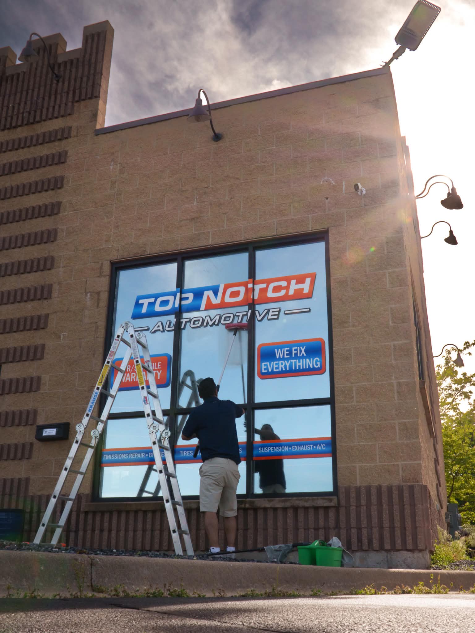 Commercial window cleaning McHenry County Illinois